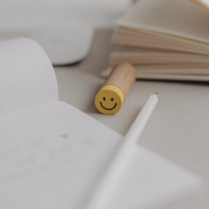 Gomme Smiley jaune Eulenschnitt