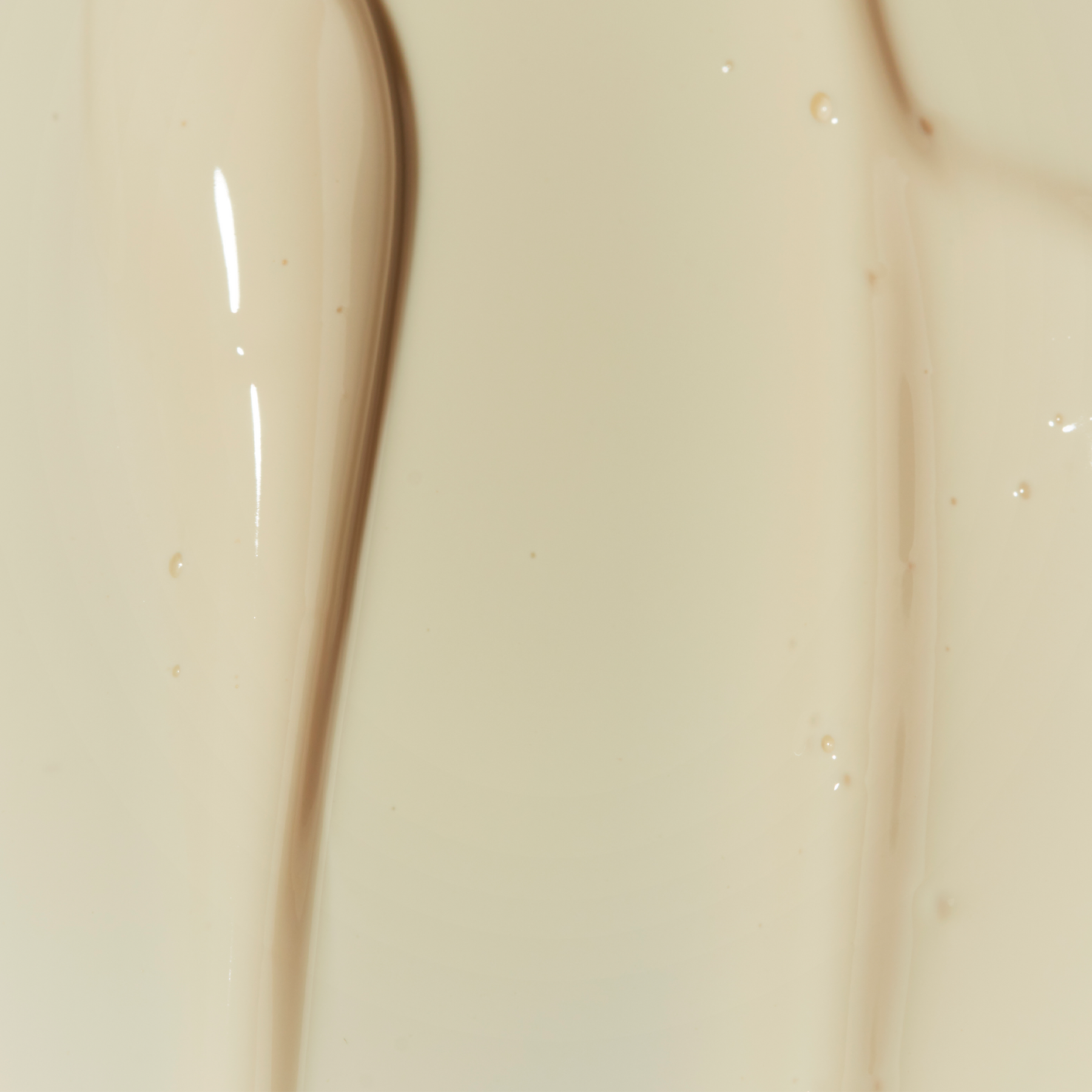 Texture du Fluide Solaire SPF 50+ Moana Baïja